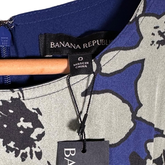 BANANA REPUBLIC Silky Floral Contrast Stitch Maxi Dress - Picture 11 of 14